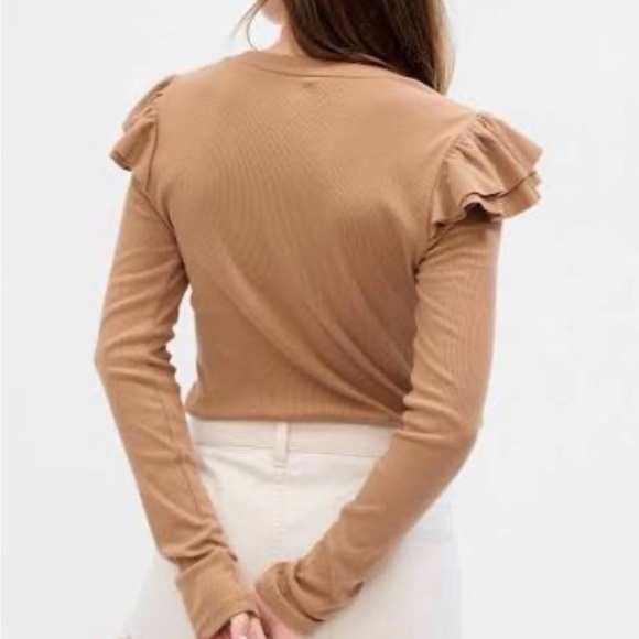 GAP Ribbed Ruffle Long Sleeve Shirt Top Crewneck Camel Tan size M - Picture 2 of 5